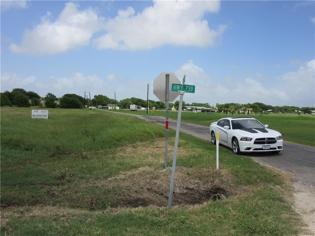 0.7 acres in Refugio County - photo 4