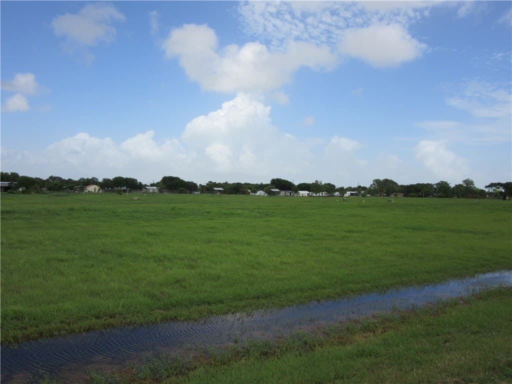 0.7 acres in Refugio County - photo 13