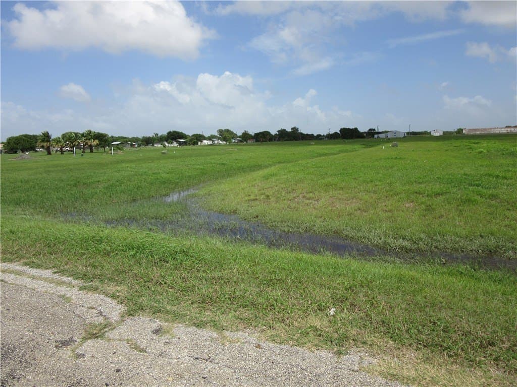 0.7 acres in Refugio County - photo 2