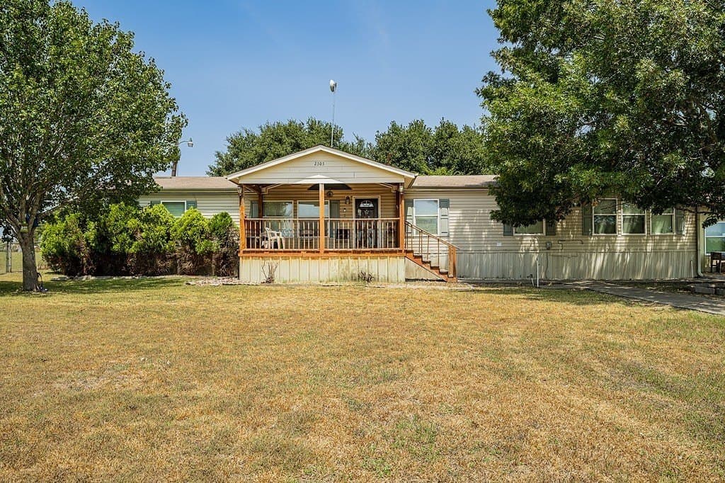 2303 Hendrickson Lane