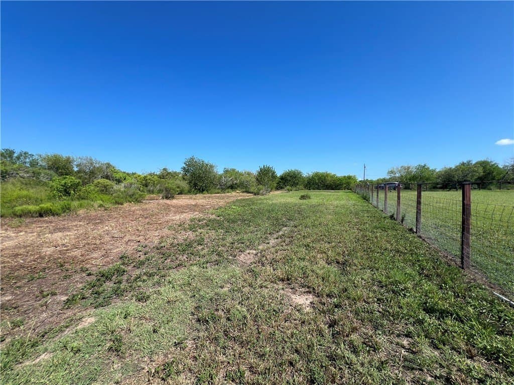1.5 acres in San Patricio County - photo 5