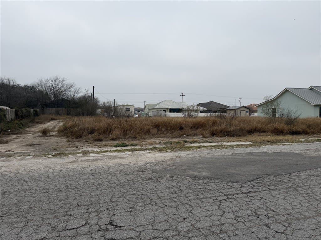 N Texas Ave lot: 7