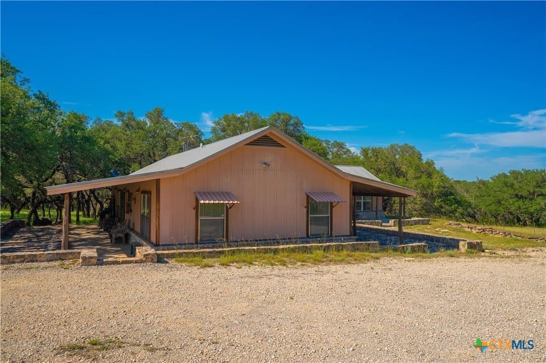 665 acres in Lampasas County - photo 9