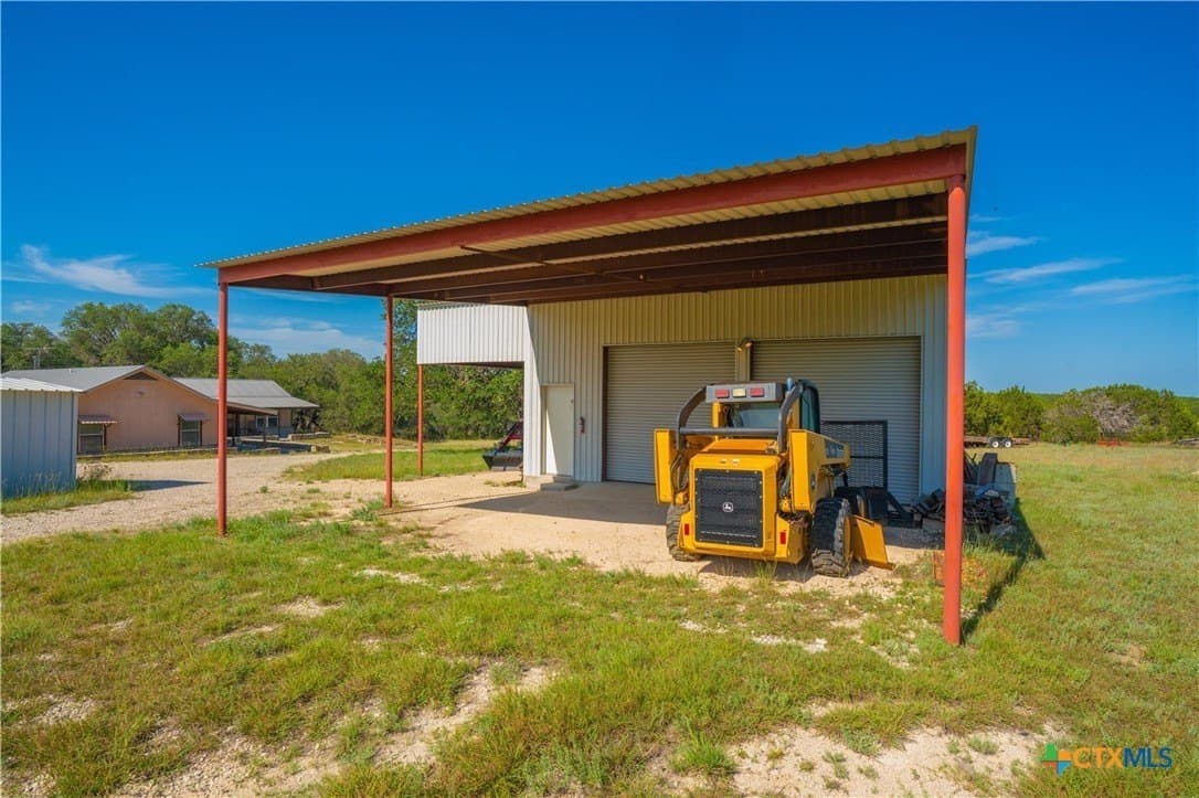 665 acres in Lampasas County - photo 17