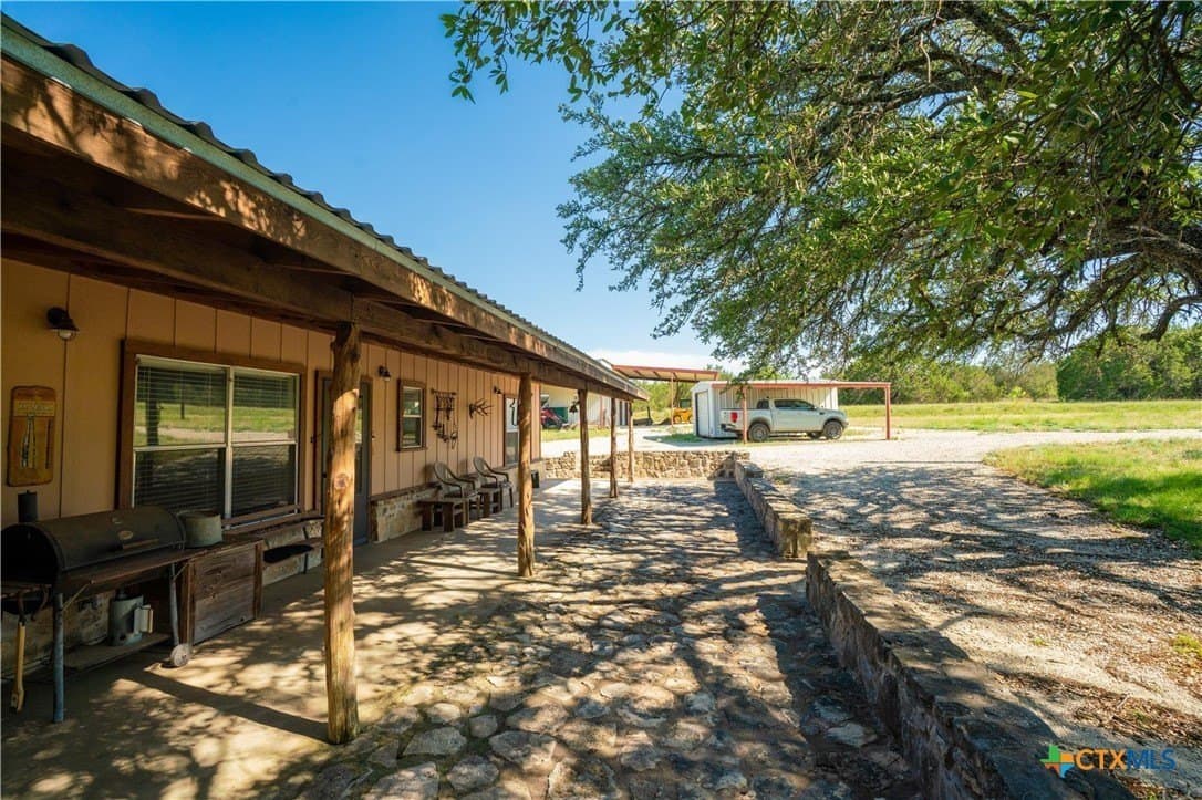 665 acres in Lampasas County - photo 6