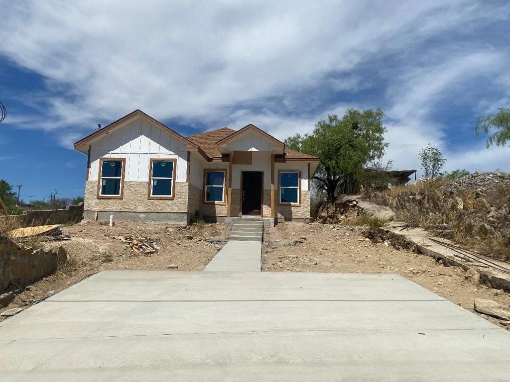 2095 CALLE COYUNDA
