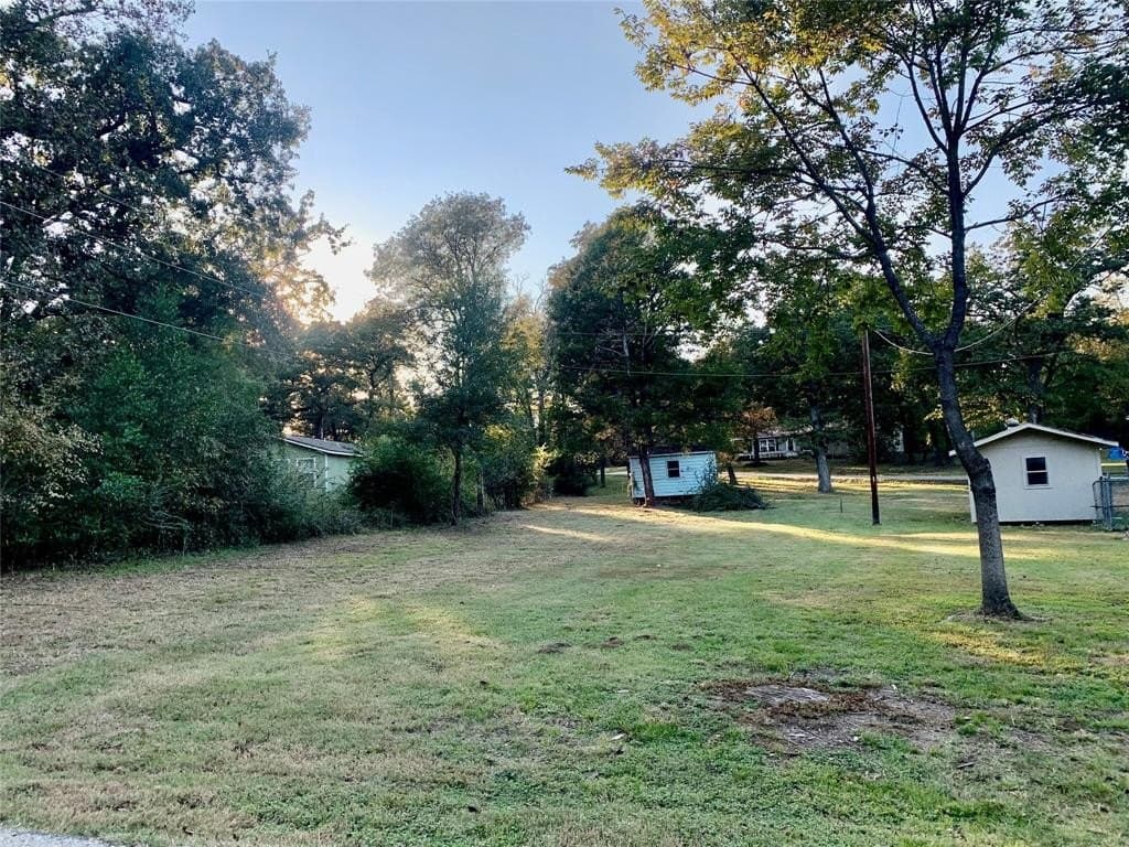0.11 acres in Henderson County - photo 3