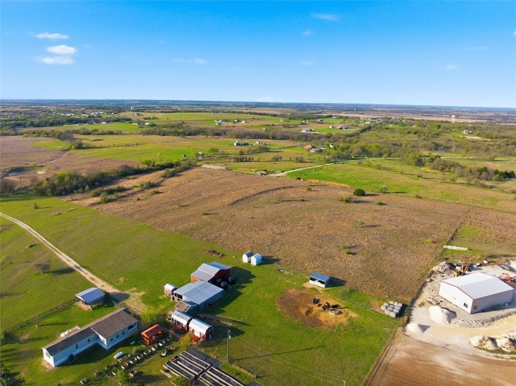 10 acres in McLennan County - photo 5