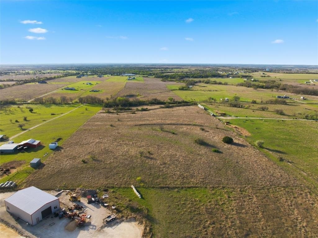 10 acres in McLennan County - photo 6