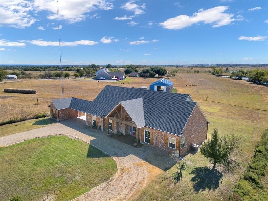 31.29 acres in Ellis County - photo 3