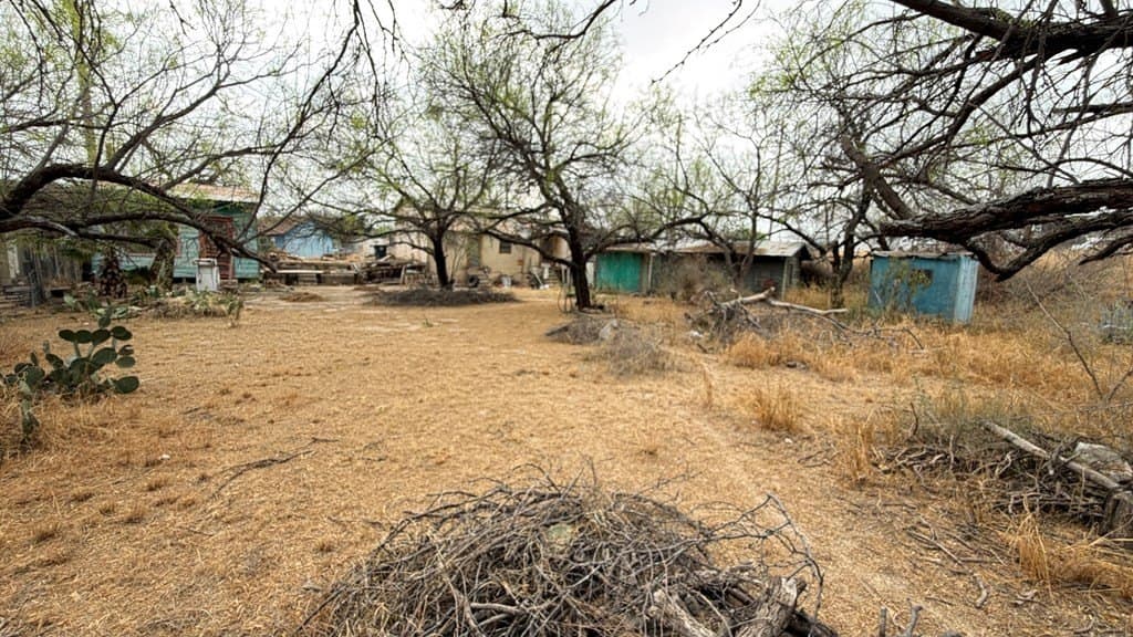 10,487 acres in Maverick County - photo 14
