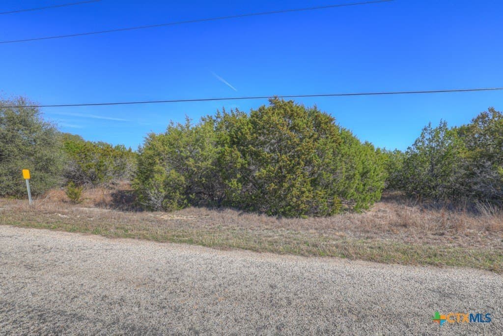 5.08 acres in Comal County - photo 5