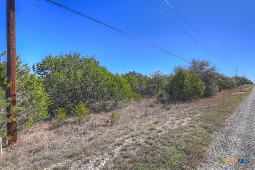 5.08 acres in Comal County - photo 2