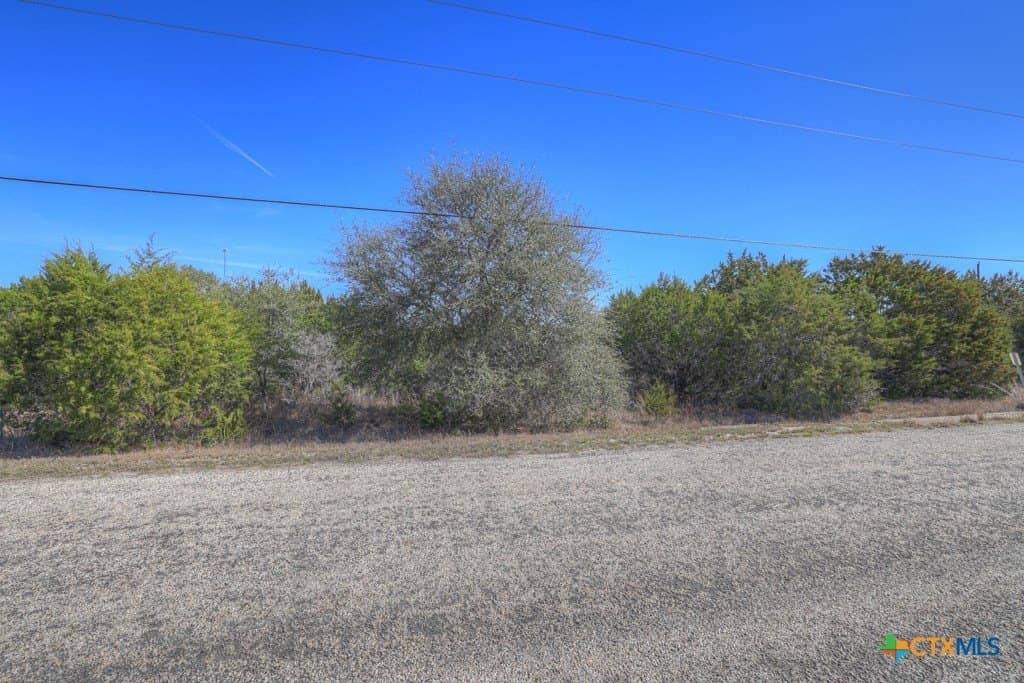 5.08 acres in Comal County - photo 4