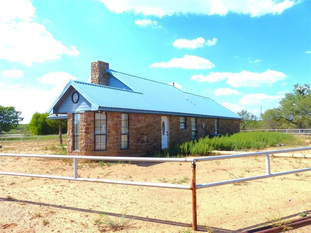 239 acres in Coleman County - photo 3