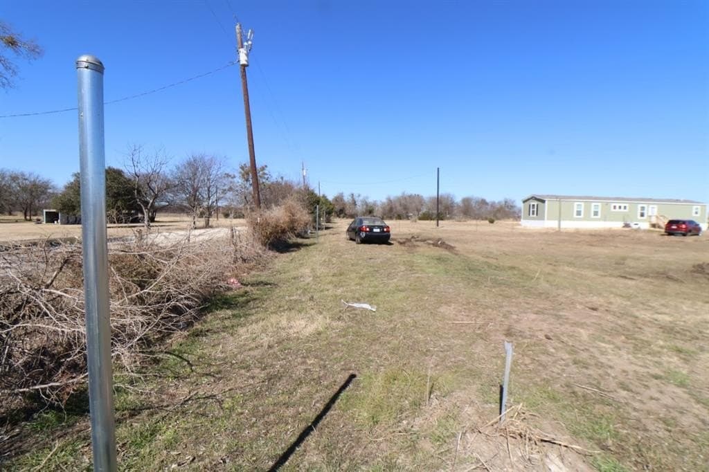 1.39 acres in Navarro County - photo 13