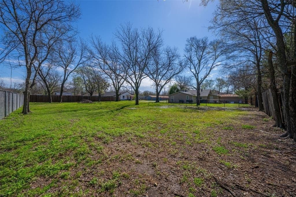 0.23 acres in Johnson County - photo 6
