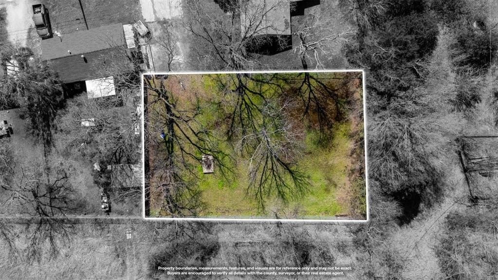 0.23 acres in Johnson County - photo 3