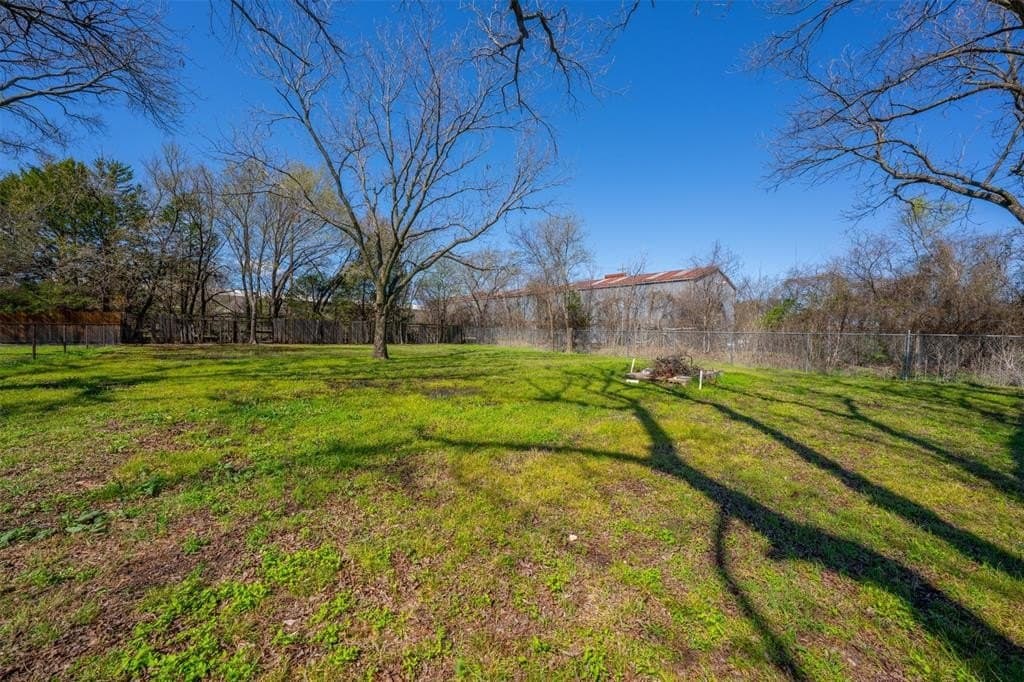 0.23 acres in Johnson County - photo 5