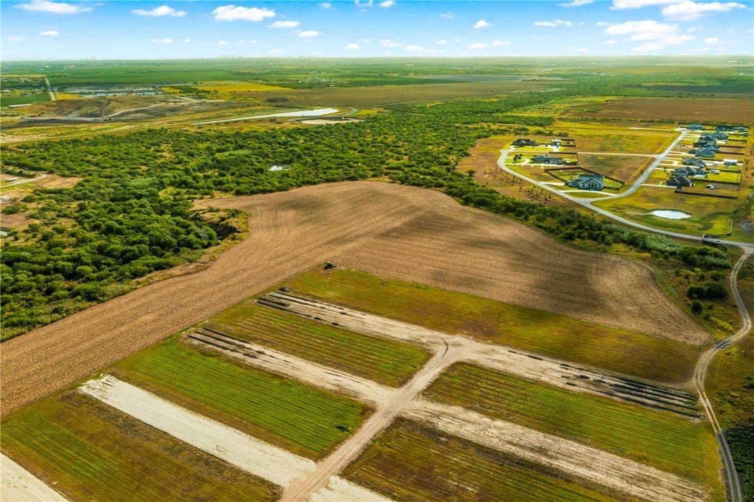 141.05 acres in Nueces County - photo 6