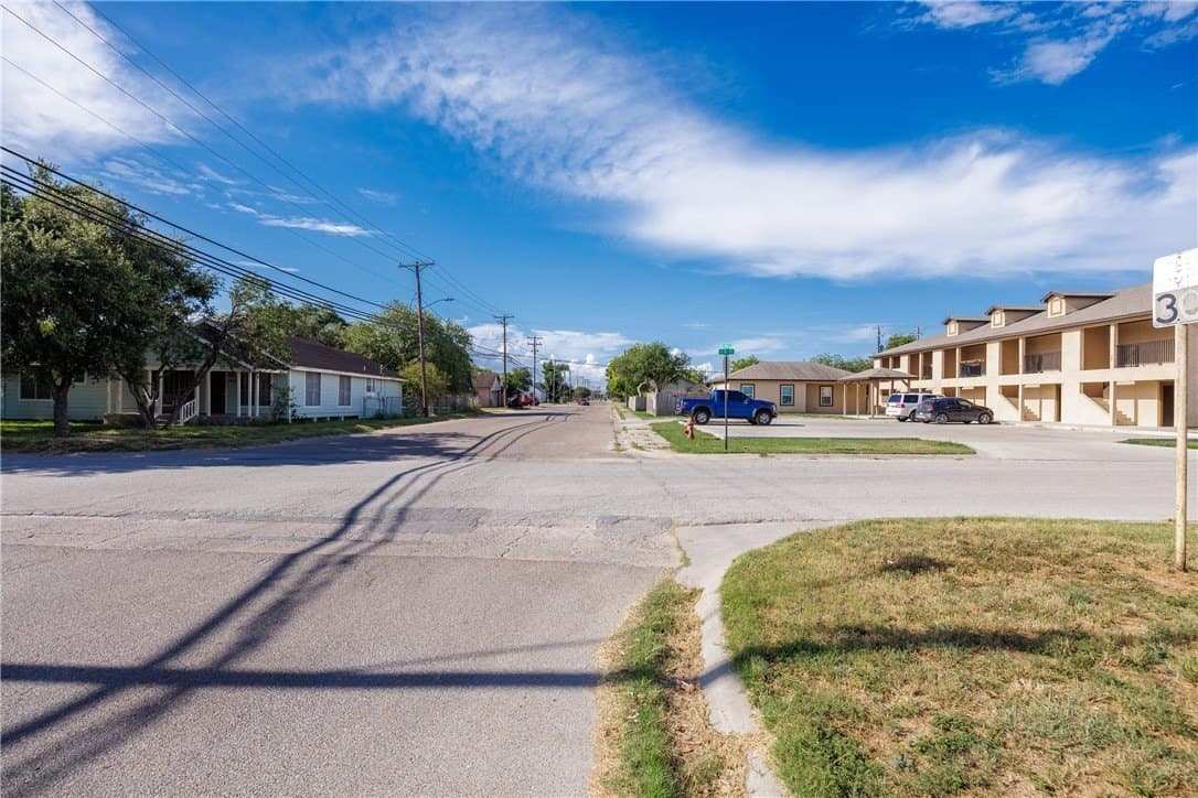1.04 acres in Nueces County - photo 4