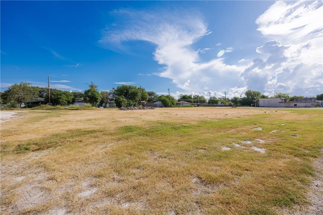 1.04 acres in Nueces County - photo 2