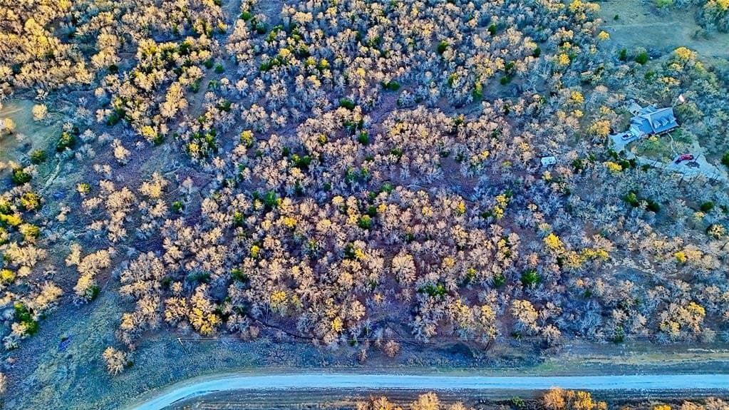 5 acres in Montague County - photo 4