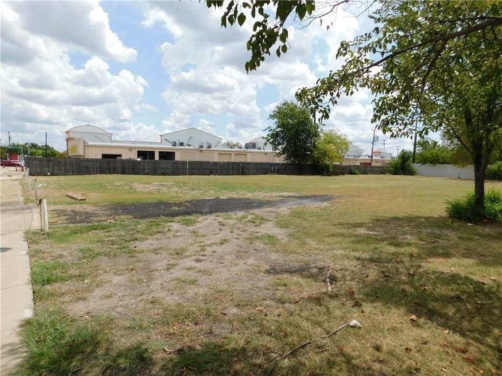 0.47 acres in Dallas County - photo 15