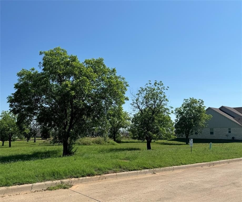 0.94 acres in Hood County - photo 13