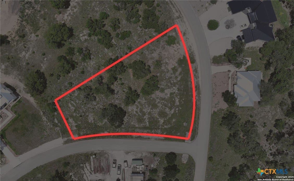 1.02 acres in Comal County - photo 2