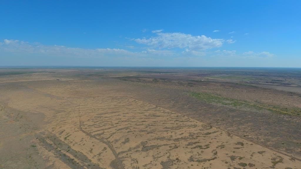 320 acres in Reeves County - photo 9