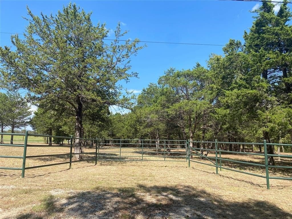4.05 acres in Grayson County - photo 2