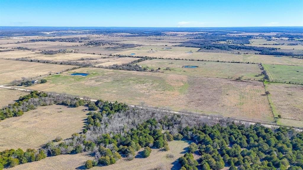 5.02 acres in Navarro County - photo 5