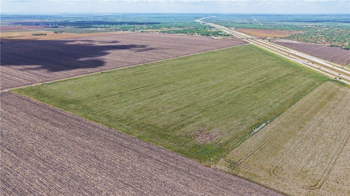 69.85 acres in San Patricio County - photo 2