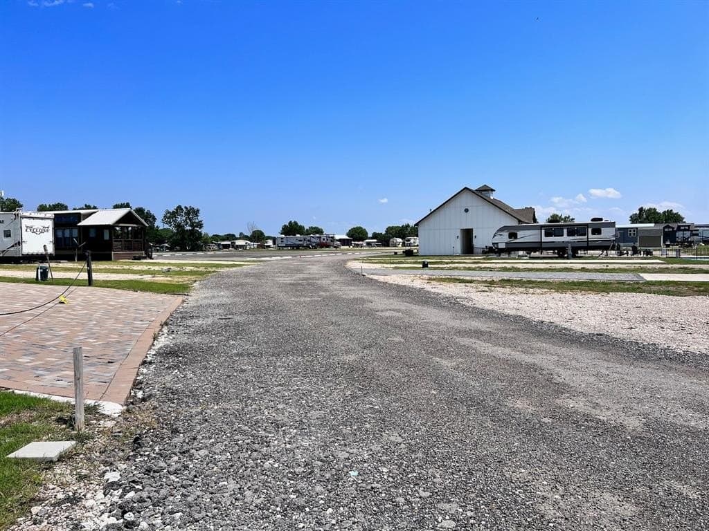 0.09 acres in Navarro County - photo 18