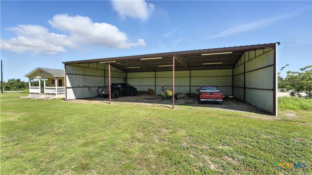 56.89 acres in Lavaca County - photo 42