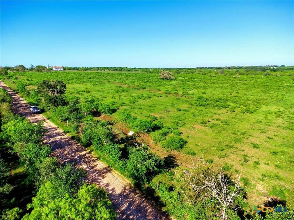 10.01 acres in Gonzales County - photo 9