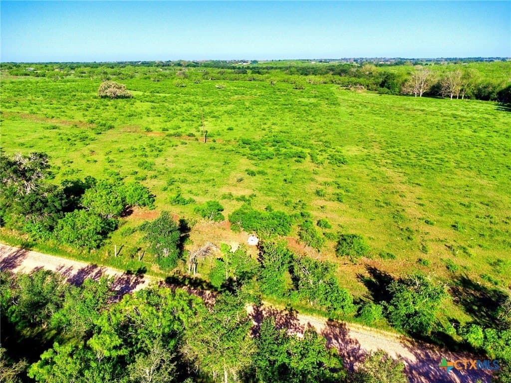 10.01 acres in Gonzales County - photo 8