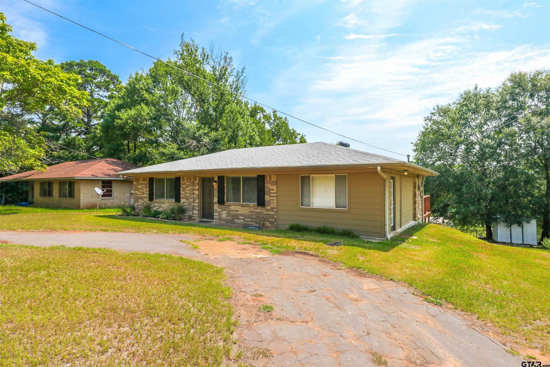 248 Ellis