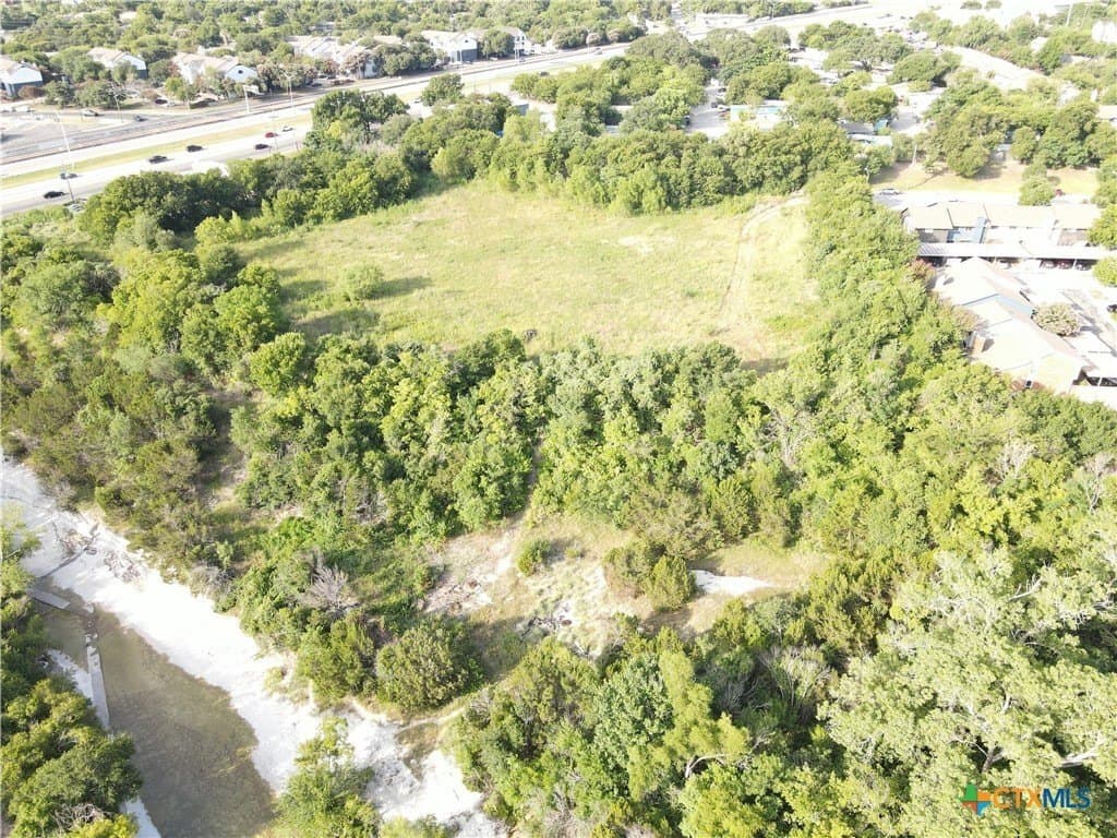 8.51 acres in Travis County - photo 4