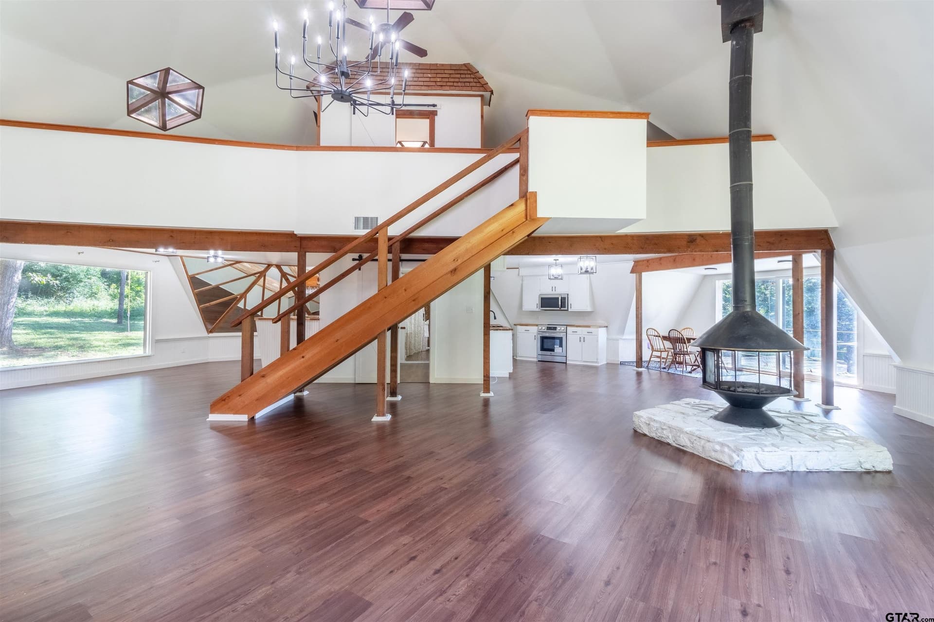 10 acres in Smith County - photo 4