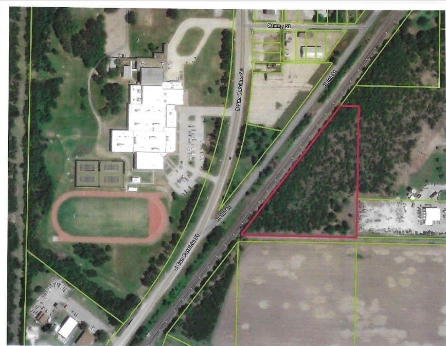 Highway 77 lot: 1