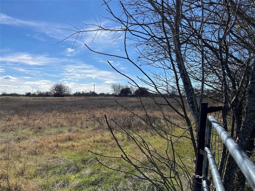 10 acres in Navarro County - photo 12