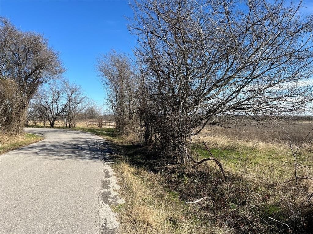 10 acres in Navarro County - photo 7