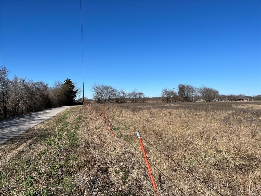 10 acres in Navarro County - photo 9