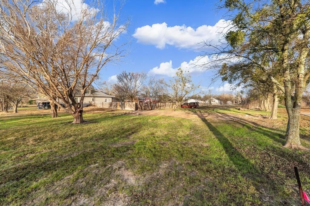 0.17 acres in Hill County - photo 4