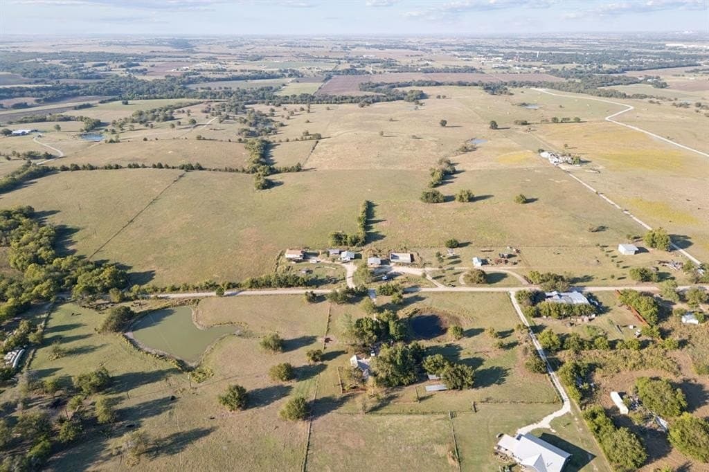 32.58 acres in Cooke County - photo 2