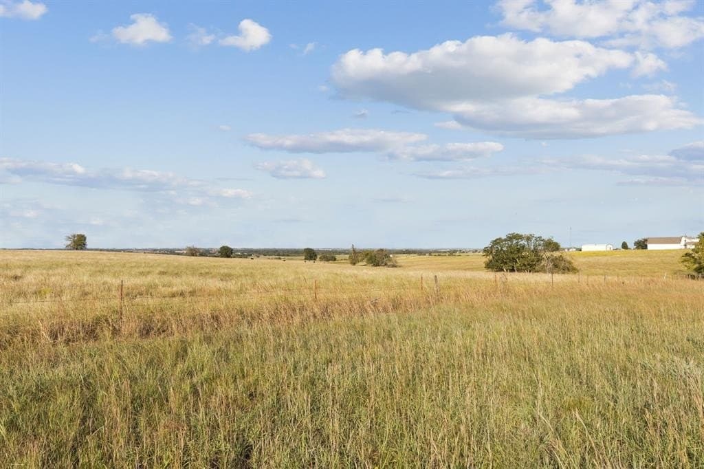 32.58 acres in Cooke County - photo 4