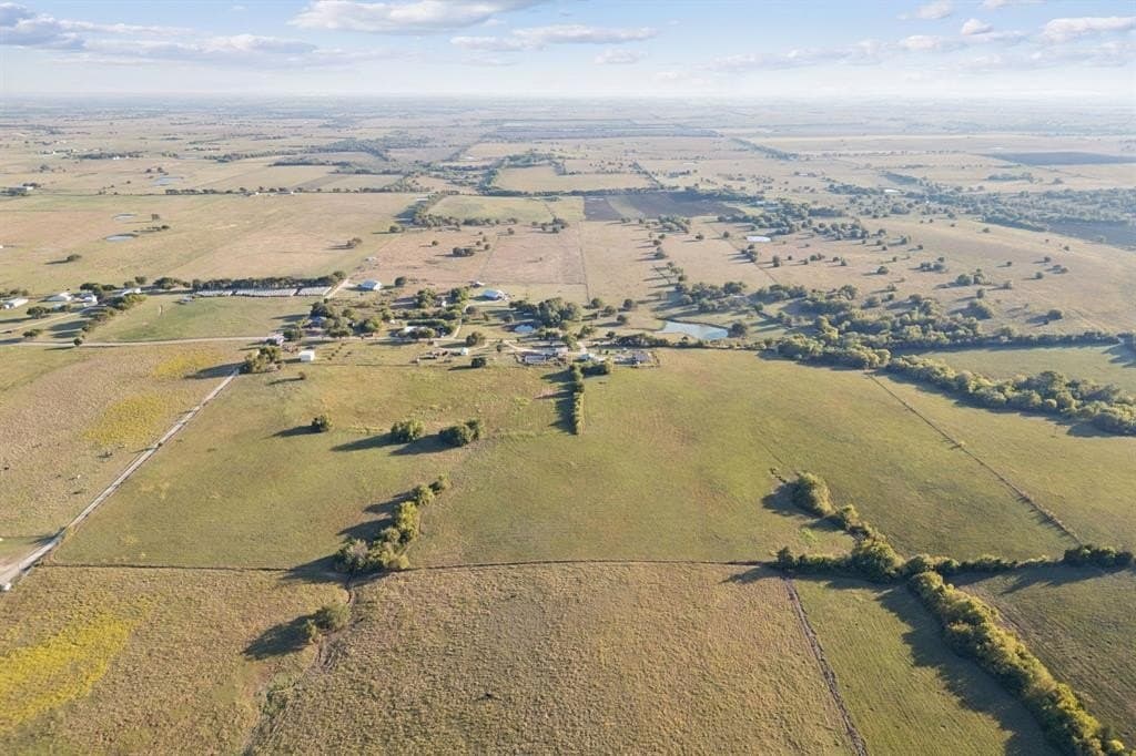 32.58 acres in Cooke County - photo 6