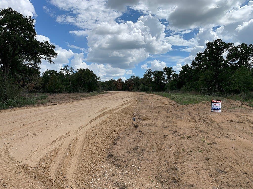 11 acres in Lavaca County - photo 4